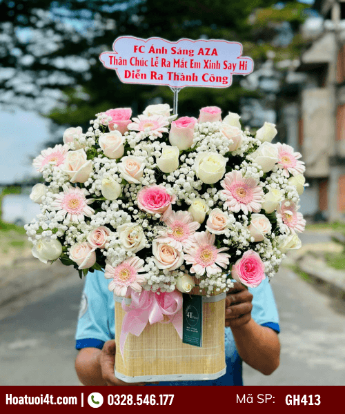 Giỏ hoa hồng kem