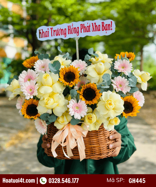 Giỏ hoa rực rỡ